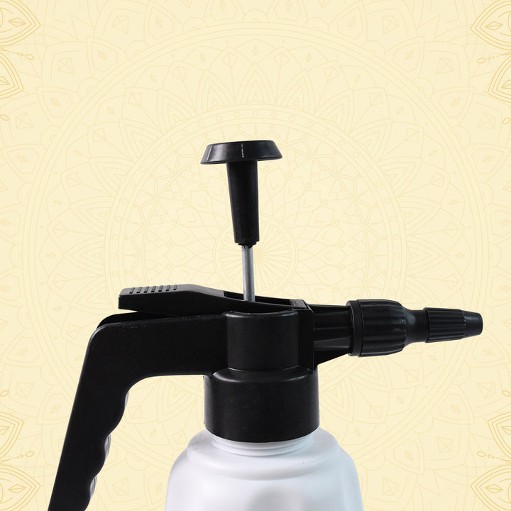 Heavy-duty Plastic Pressure Spray Bottle (1.5 L) - Trendex