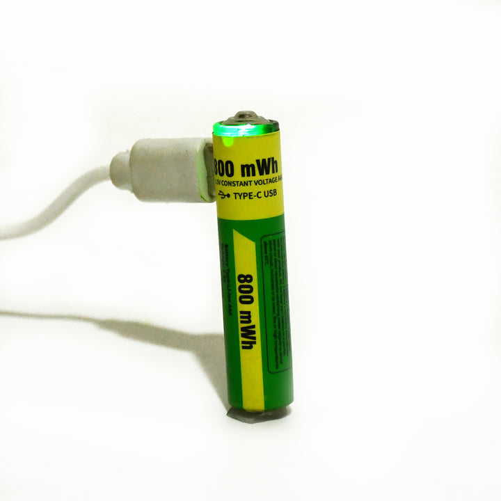Aaa Rechargeable 800 Mwh Batteries With Recharging Cable (2 Pc Set) - Trendex