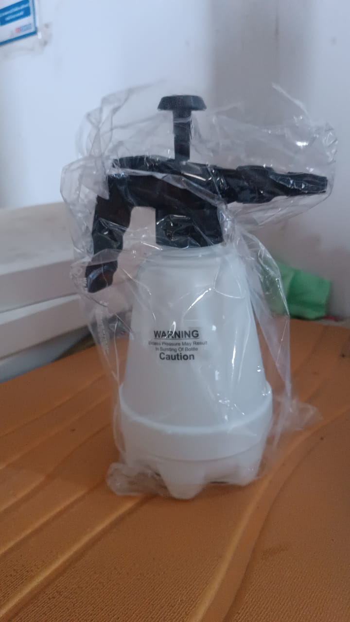 Heavy-duty Plastic Pressure Spray Bottle (1.5 L) - Trendex