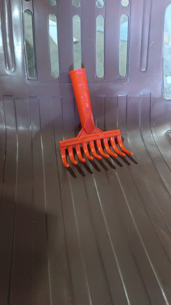 Heavy Duty Plastic Garden Hand Rake  9-tooth Cultivator Tool (1 Pc) - Trendex
